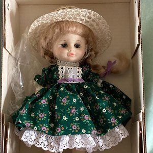 NIB Mary Jane Growing Up in the USA Iowa Vinyl 11" Doll Royal House of Dolls